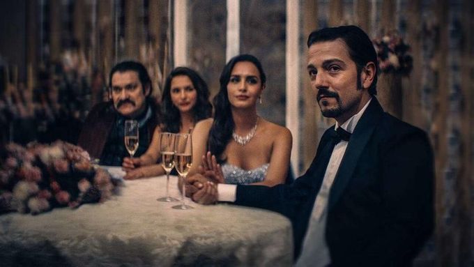 Druhou řadu seriálu Narcos: Mexico lze na Netflixu vidět s českými titulky.