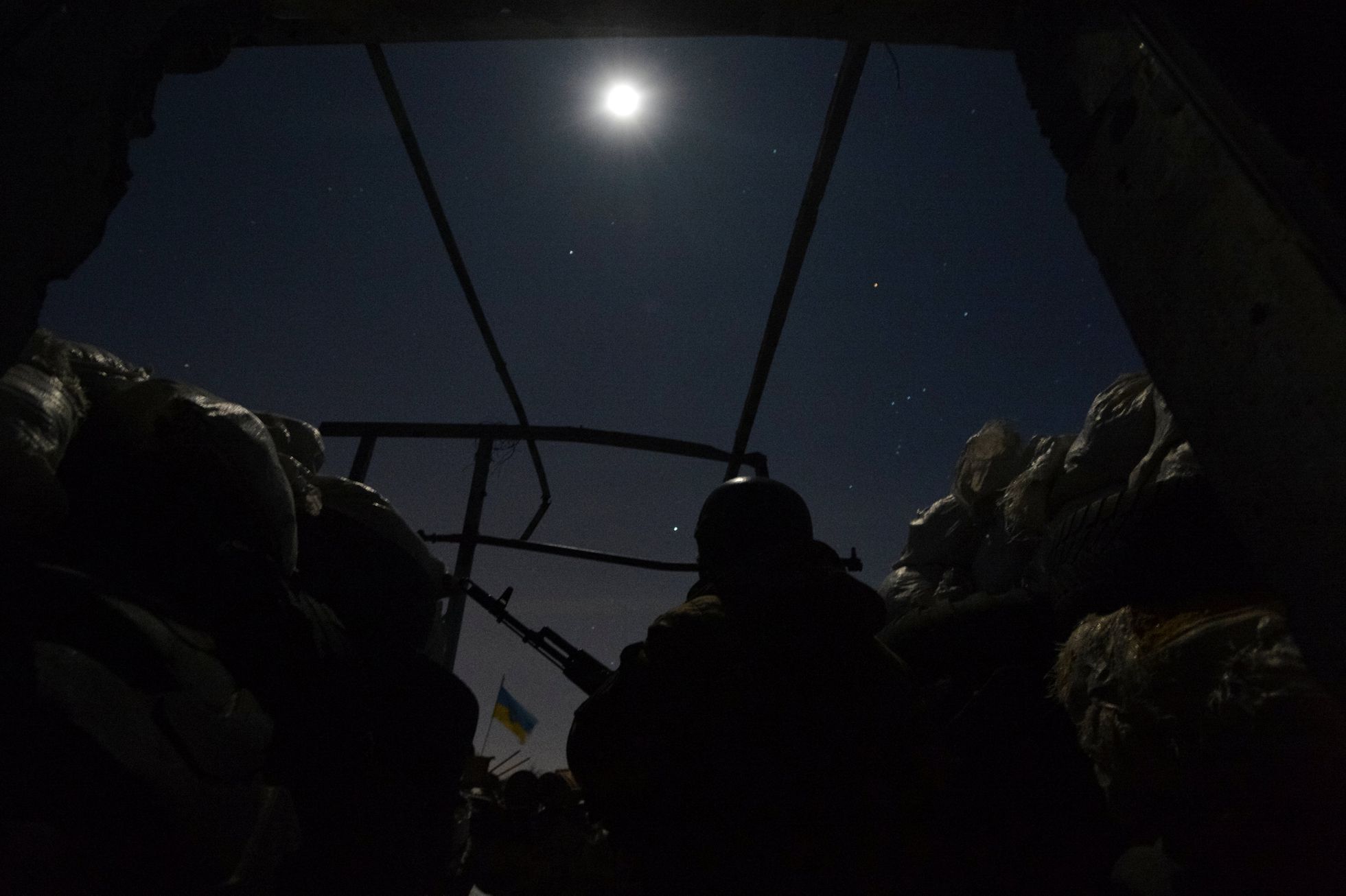Ukrajinští vojáci na frontové linii v Donbasu.