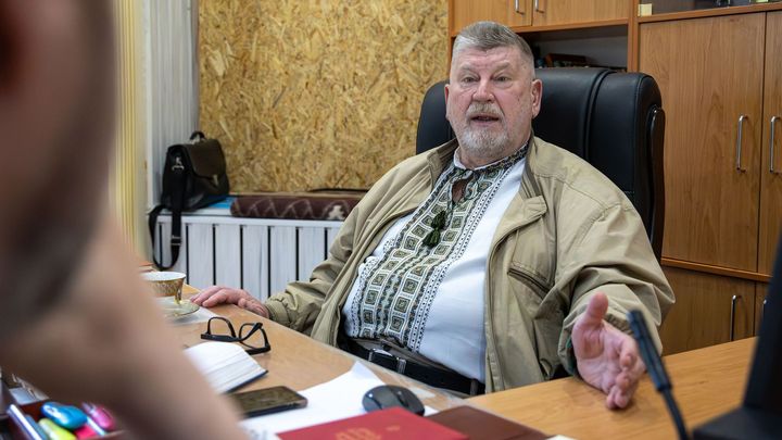 Ostřelovaný Cherson jako by "seděl na bombě". Městem hýbe téma zrady a kolaborace