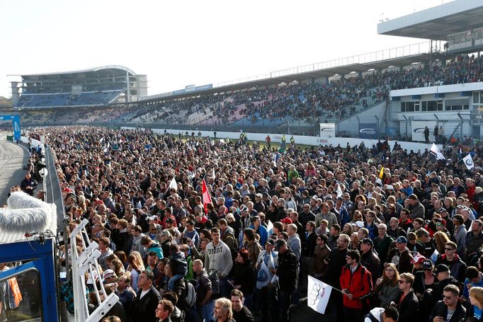 Závodu na Hockenheimu přihlíželo 128 000 diváků.