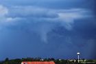 "Supercely jsou nebezpečné, protože se v nich mohou vyvíjet tornáda," upřesňuje tiskový mluvčí Českého hydrometeorologické ústavu Petr Dvořák.