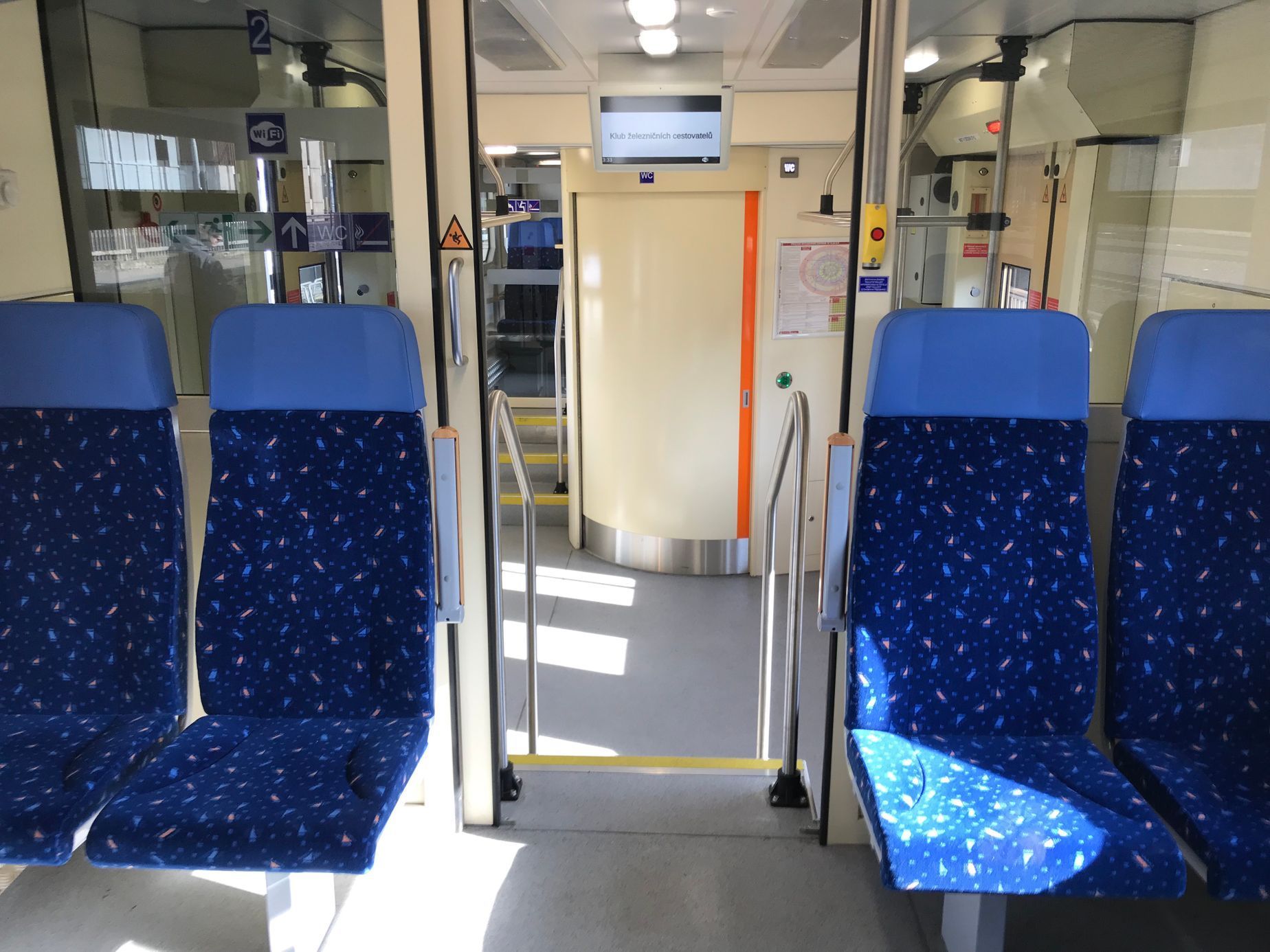 Mravenci na trati. Nové modernizované soupravy ze Slovenska - ŽOS Trnava