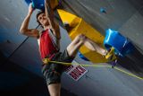 Český lezec Adam Ondra na MS v lezení v rakouském Innsbrucku (vítězná sportovní série z Czech Press Photo 2018).