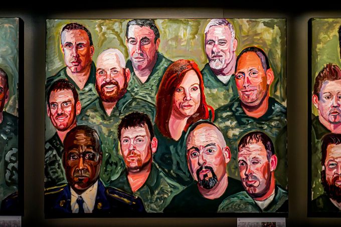 V minulosti George Bush mladší často maloval válečné veterány. Jeho poslední série se zaměřuje na uprchlíky.