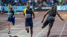 Zlatá tretra 2019, závod na 200 metrů: Zleva Pavel Maslák, Andre De Grasse (Kanada) a Christian Coleman (USA)