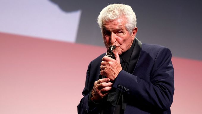 Claude Lelouch na benátském festivalu dostal cenu, k jejímž dosavadním laureátům patří Ridley Scott nebo Spike Lee.