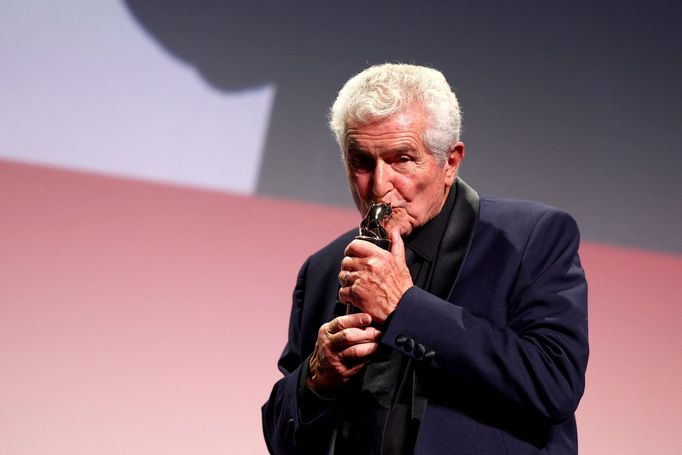 Claude Lelouch dostal cenu na benátském festivalu.