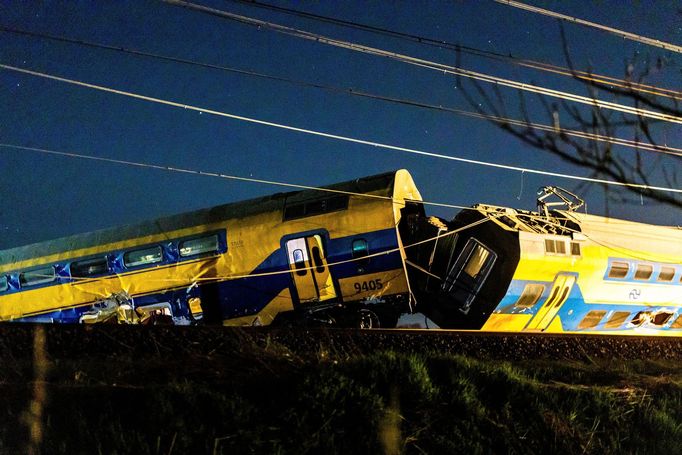 Nehoda v Nizozemsku, při které vykolejil vlak.