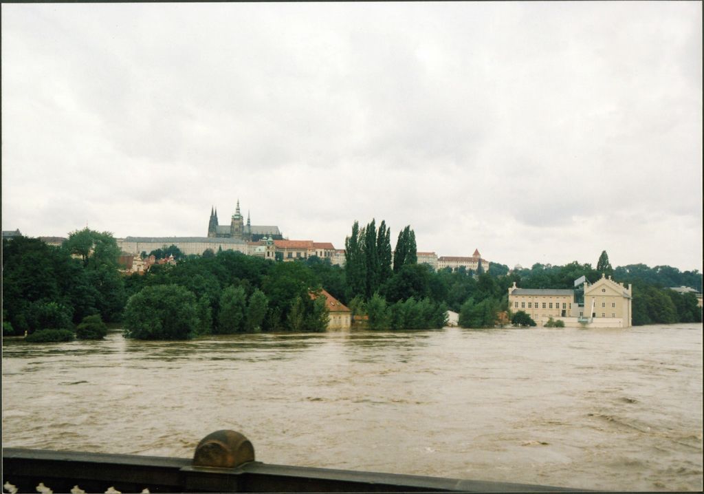 povodeň praha 2002