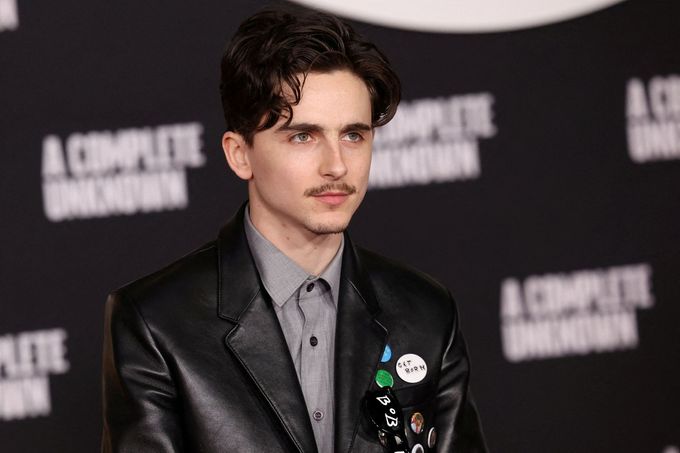 Herec Timothée Chalamet na premiéře filmu Bob Dylan: Úplně neznámý.