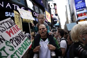 Zachraňte kapitalismus a zabijte korupci, demonstrovalo se na Times Square