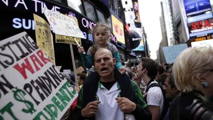 Zachraňte kapitalismus a zabijte korupci, demonstrovalo se na Times Square
