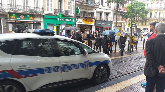 Protest v Marseille kvůli opatřením vlády proti koronaviru.