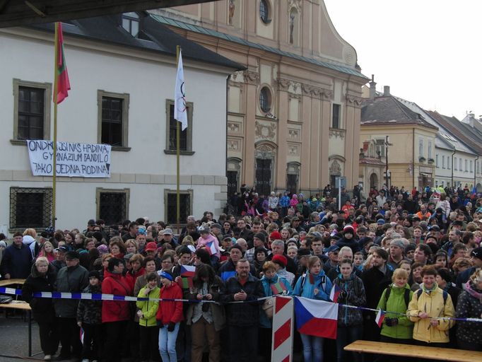 Biatlonista Ondřej Moravec přijel ukázat své tři olympijské medaile do Letohradu, kde vyrůstal a závodil.