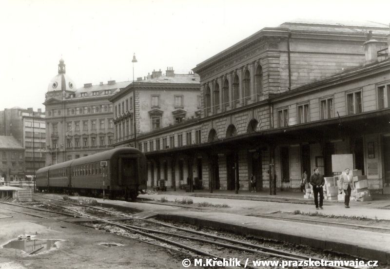 Nádraží Praha-Těšnov v den, kdy z něj odjel poslední vlak