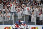 Radost ze vítězství českých barev měly i tisíce tuzemských fanoušků v hledišti stadionu Ondreje Nepely.