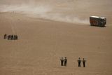 Nekonečný písek. Dušan Randýsek se svým kamionem Man na trati desáté etapy v chilské poušti Atacama.