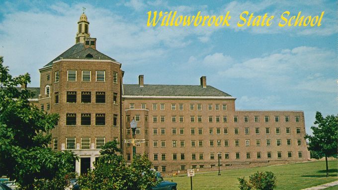 Škola Willowbrook na Staten Islandu.
