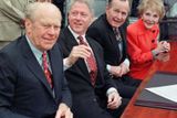 Ford, Clinton, Bush... trojice amerických prezidentů.