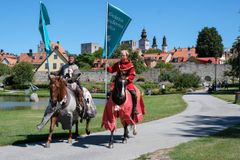 „Covidoví rytíři“ na Gotlandu dohlíží, jestli lidé dodržují koronavirová opatření