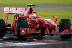 Šampion Räikkönen se vrací do F1, posílí Renault