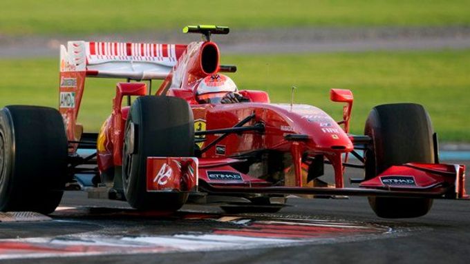 Kimi Räikkönen naposledy ve formuli závodil za Ferrari, s nímž v roce 2007 získal titul.