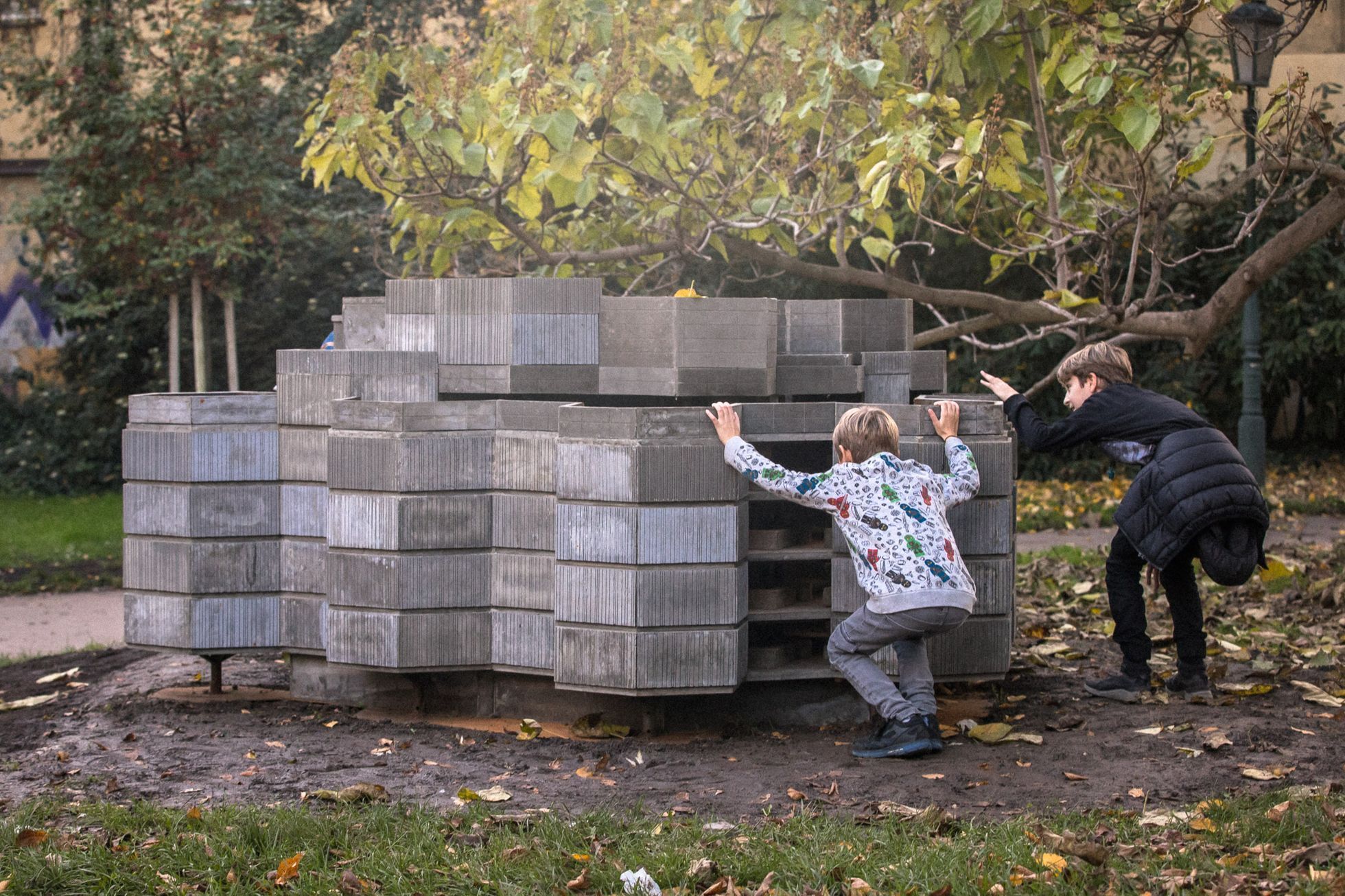 Betonové zmenšeniny brutalistních staveb, Krištof Kintera, Kunsthalle Praha