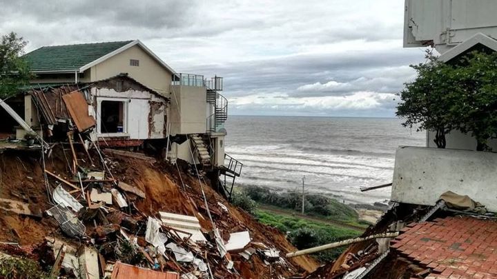 Záplavy na jihovýchodě Jihoafrické republice si vyžádaly už přes 60 mrtvých