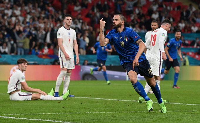 Leonardo Bonucci slaví gól ve finále ME 2020 Itálie - Anglie