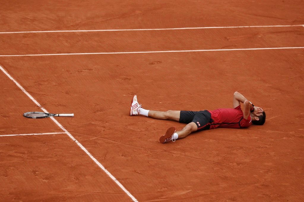 Novak Djokovič slaví triumf na French Open 2016