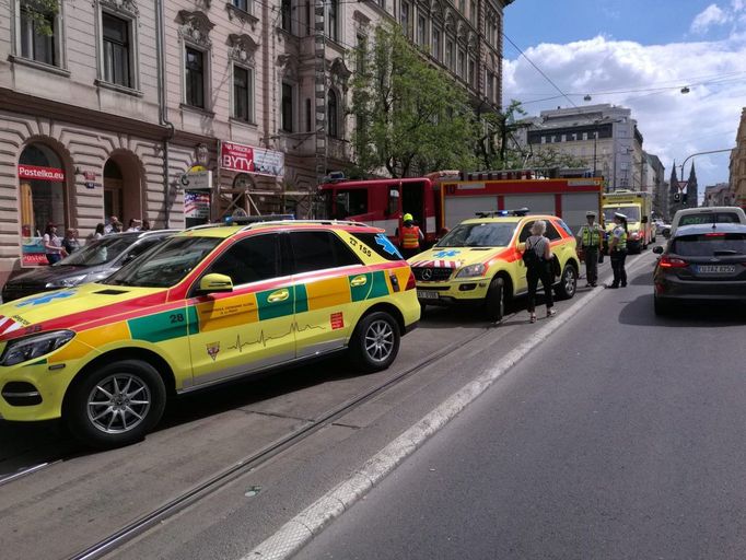 Tramvaj srazila dva chodce na I. P. Pavlova, oba zemřeli.