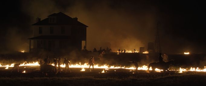 Snímek ze Zabijáků rozkvetlého měsíce.