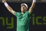 Tomáš Berdych slaví postup přes Rogera Federera na turnaji v Miami