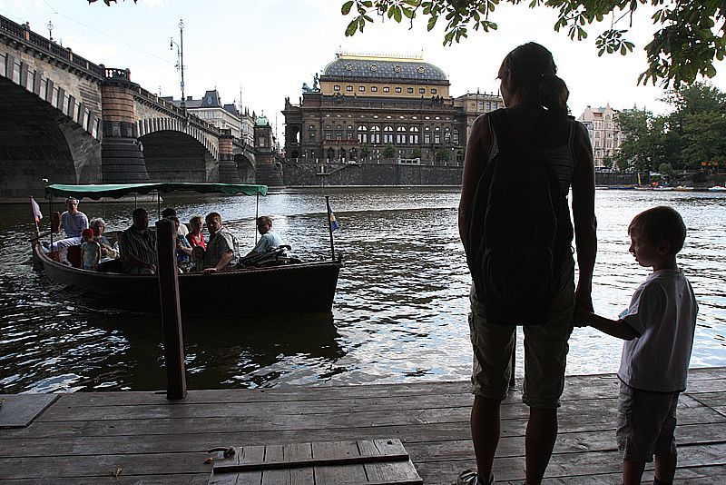 Pražské přívozy na Vltavě