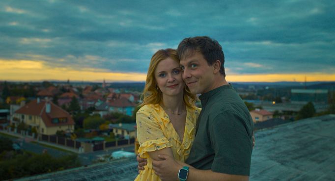 Martina Babišová jako Kristýna a Kryštof Bartoš v roli Tomáše.