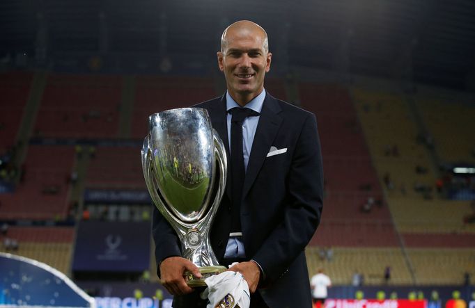 Zinedine Zidane, trenér Realu Madrid, a superpohár UEFA