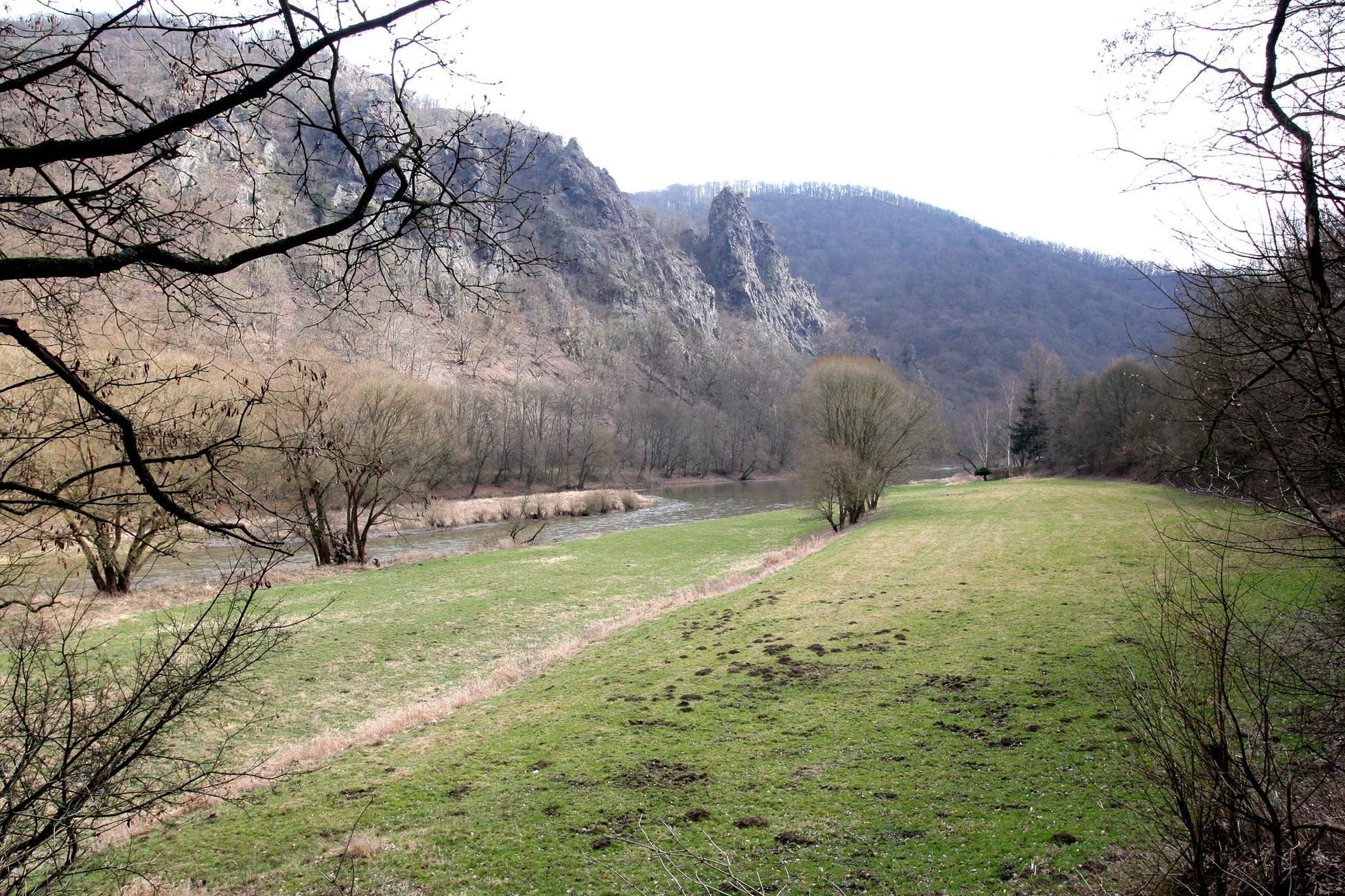 Berounka mezi Křivoklátem a Skryjemi
