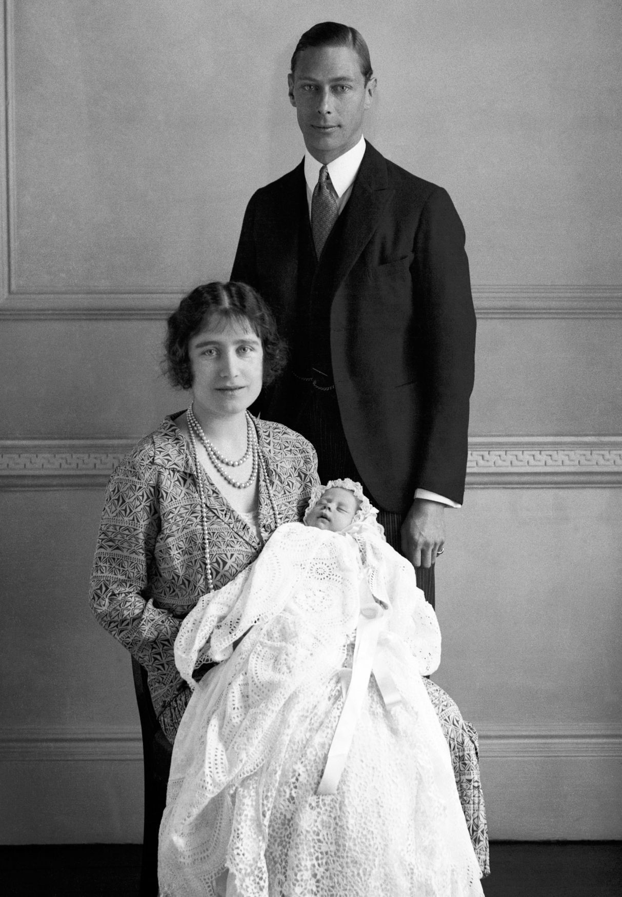 Britská královská rodina, Alžbeta II. se svými rodiči