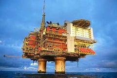 U pobřeží Skotska unikla ropa z vrtu firmy Shell