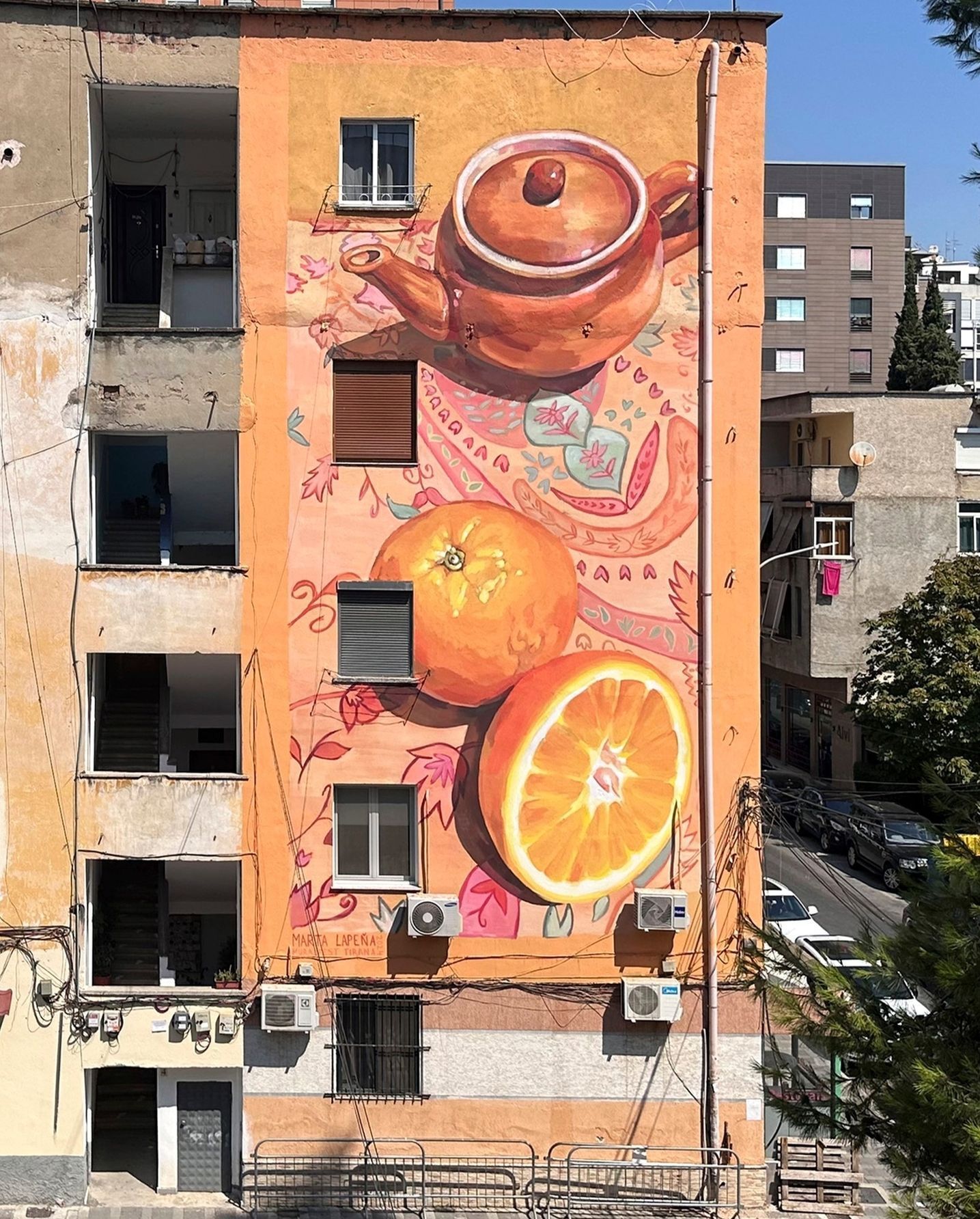 Albánie, Tirana, cestování, kultura, murál