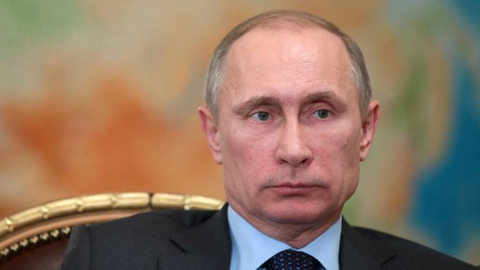 Po Krymu nelze Putinovi věřit vůbec nic. Ale sestřelení boeingu mu strašlivě škodí.