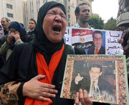 Demonstranti protestují proti odsouzení Ajmána Núra