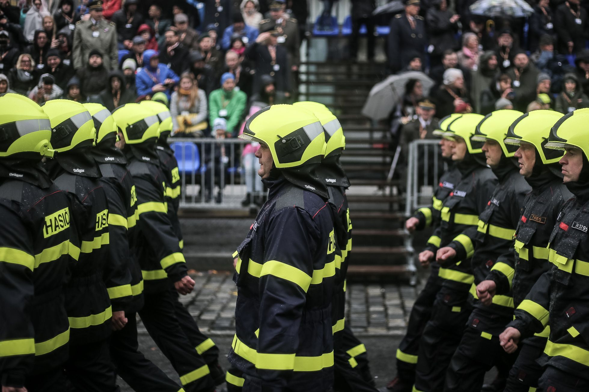 Vojenská přehlídka a pietní akt na Vítkově ke 100 letům Československa