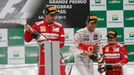 Stupně vítězů Velké ceny Brazílie: zleva druhý Fernando Alonso, vítězný Jenson Button a třetí Felipe Massa.