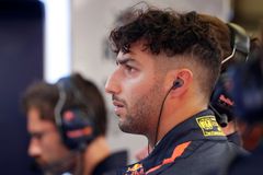 Tréninky v Singapuru patřily Ricciardovi. Australan lámal traťové rekordy