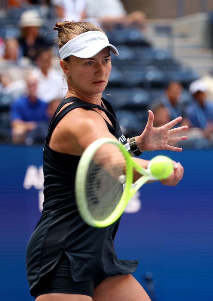Barbora Krejčíková ve čtvrtfinále US Open proti Jessice Pegulaové