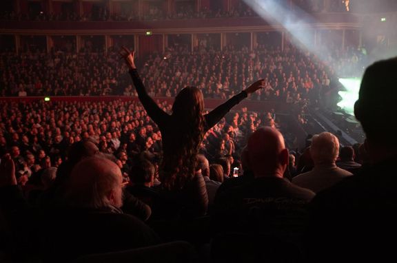 Snímek z koncertu Davida Gilmoura v londýnské Royal Albert Hall v rámci turné k novému albu Luck and Strange.