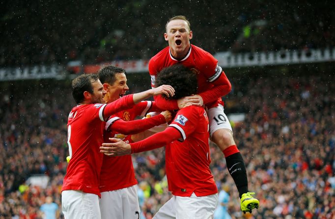 Manchester United slaví vítězství nad City v Premier League