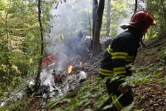 Srážka letadel u Trenčína: Jeden stroj byl zřejmě přetížen