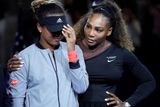 V posledních týdnech Serena Williamsová vzbudila pozdvižení kvůli svým výpadům vůči rozhodčímu Ramosovi ve finále US Open. Na scénu ovšem vstoupila o poznání nenápadněji ve 14 letech na turnaji Bell Challenge v Québecu.
